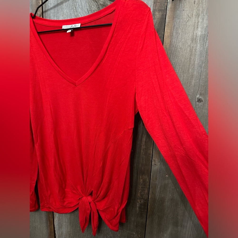 Express One Eleven Knot Front V-neck Top in Red Size Medium - Picture 3 of 12